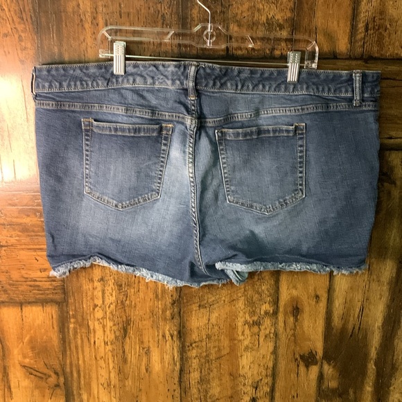Torrid Jean shorts size 24 - Picture 2 of 4